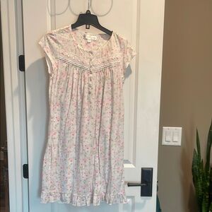 Eileen West Floral Nightgown